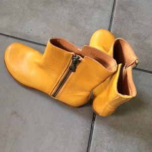 Kork Ease ankle boots, mustardy yellow, worn once!